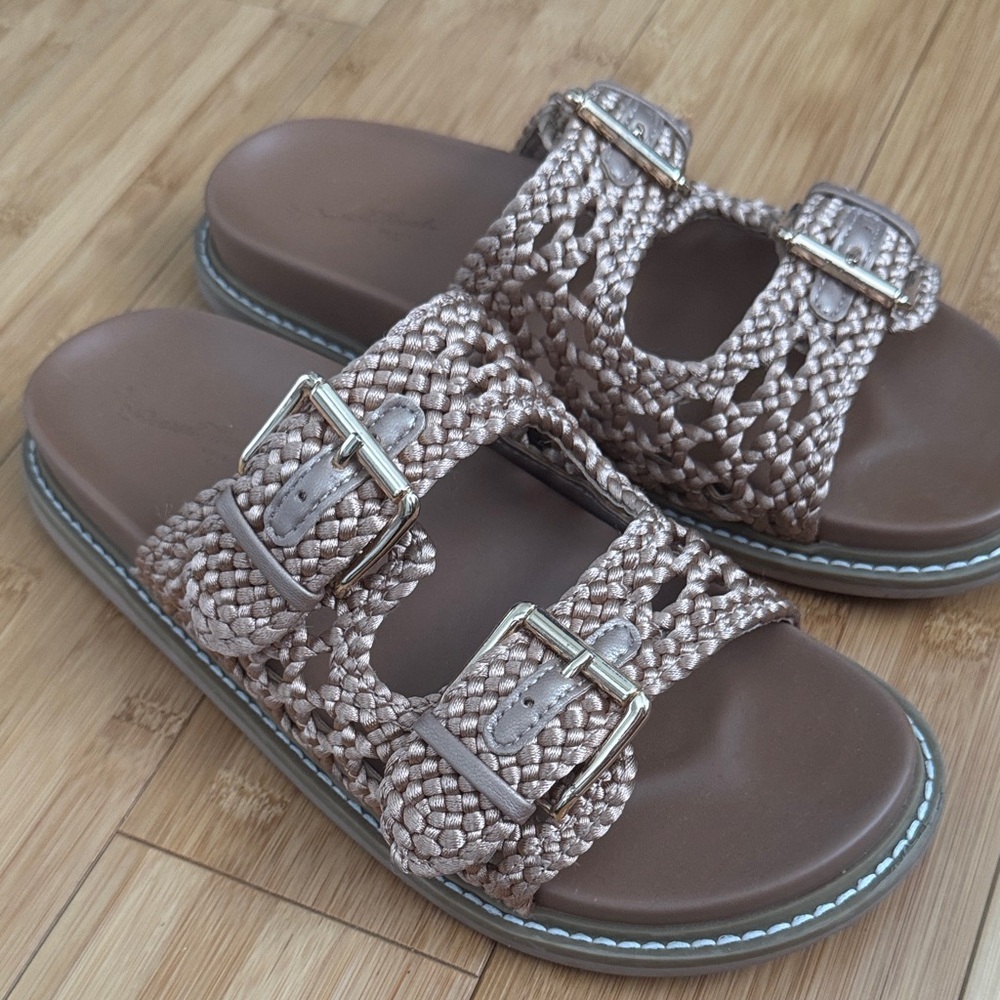 Universal Thread (Target) Sandals Set - image 4